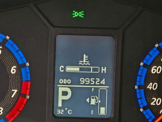 原鈑件 里程保證  認證車可啟動2年5萬公里保固 盲點 電動尾門 免鑰 買就送全新8核安卓影音 !!  第13張相片