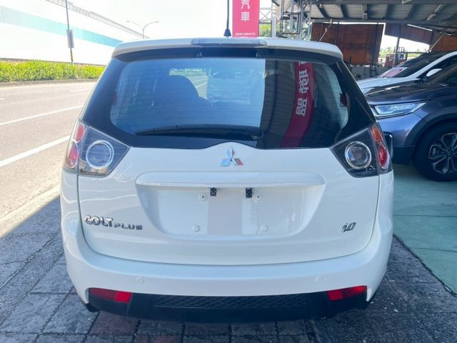 原鈑件 里程保證 IO版 9成新輪胎 買就送全新安卓影音 冷氣涼 引擎順 便宜代步車 ABS 電折耳  第3張相片