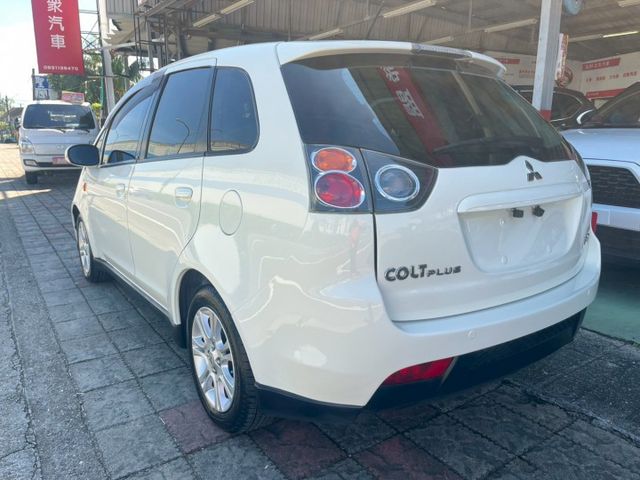 原鈑件 里程保證 IO版 9成新輪胎 買就送全新安卓影音 冷氣涼 引擎順 便宜代步車 ABS 電折耳  第4張相片