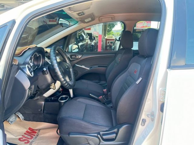 原鈑件 里程保證 IO版 9成新輪胎 買就送全新安卓影音 冷氣涼 引擎順 便宜代步車 ABS 電折耳  第6張相片