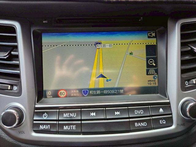 原鈑件 里程保證 全程原廠保養 旗艦頂配 LED頭燈 認證美車可啟動保固 加值配備:電尾門 車身踏板  第13張相片