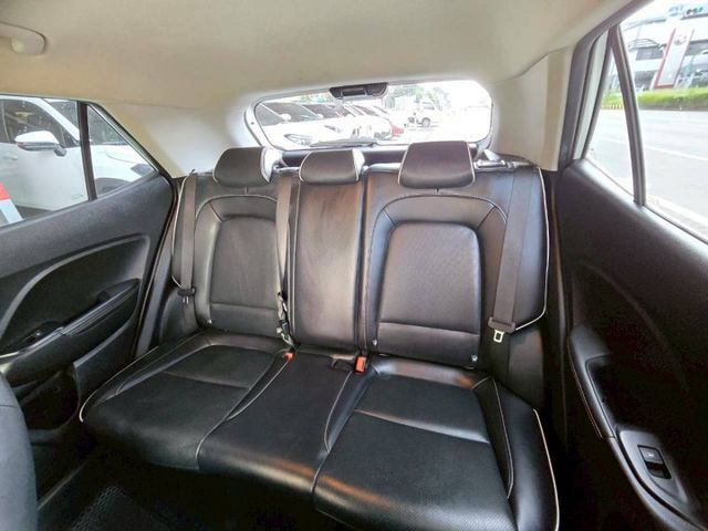 原鈑件 里程保證 都會小休旅 GLB版 認證美車可啟動保固 免鑰 胎壓 防滑 定速 車道偏離警示系統  第9張相片