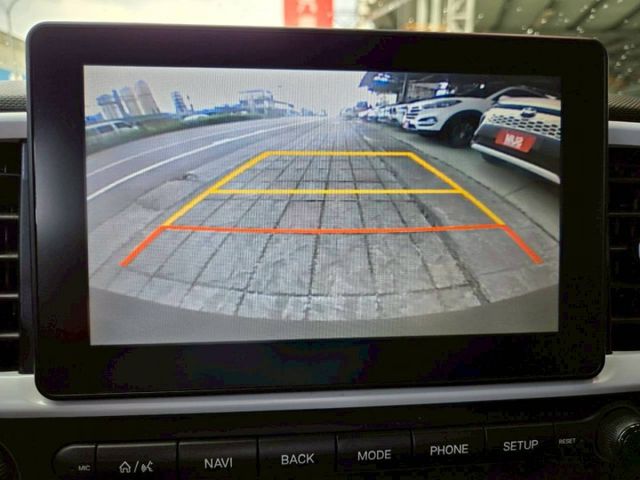 原鈑件 里程保證 都會小休旅 GLB版 認證美車可啟動保固 免鑰 胎壓 防滑 定速 車道偏離警示系統  第12張相片