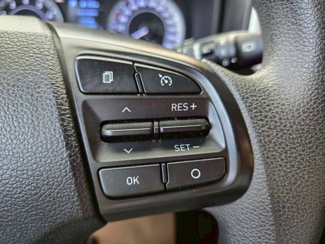 原鈑件 里程保證 都會小休旅 GLB版 認證美車可啟動保固 免鑰 胎壓 防滑 定速 車道偏離警示系統  第14張相片