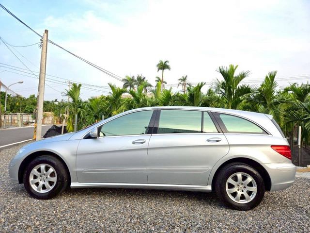 原鈑件 里程保證  無痛升及級 6人座 便宜又好用~豪華休旅車  配備滿滿~  第6張相片