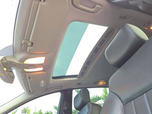 原鈑件 里程保證  無痛升及級 6人座 便宜又好用~豪華休旅車  配備滿滿~  第13張相片