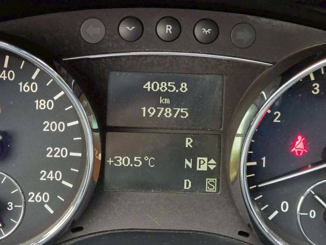 原鈑件 里程保證  無痛升及級 6人座 便宜又好用~豪華休旅車  配備滿滿~  第14張相片