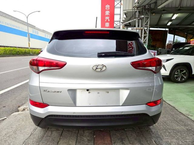 原鈑件 里程保證 認證美車可啟動保固 汽油時尚版 IKY 定速 胎壓 電動座椅 可全貸!!便宜又耐用~  第3張相片