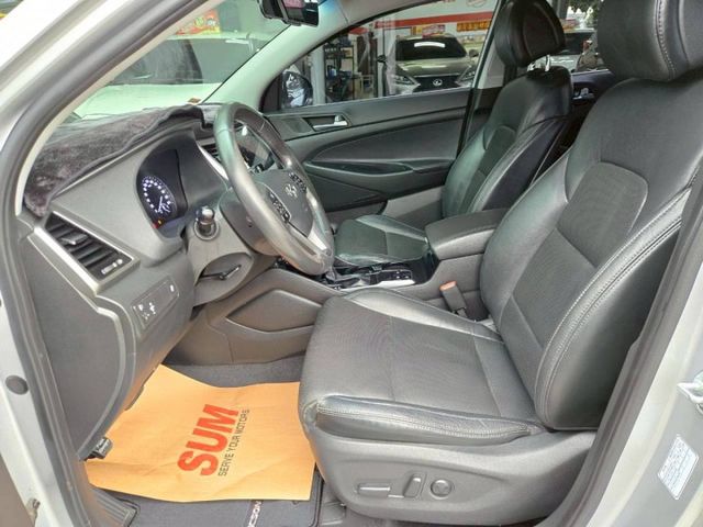 原鈑件 里程保證 認證美車可啟動保固 汽油時尚版 IKY 定速 胎壓 電動座椅 可全貸!!便宜又耐用~  第6張相片