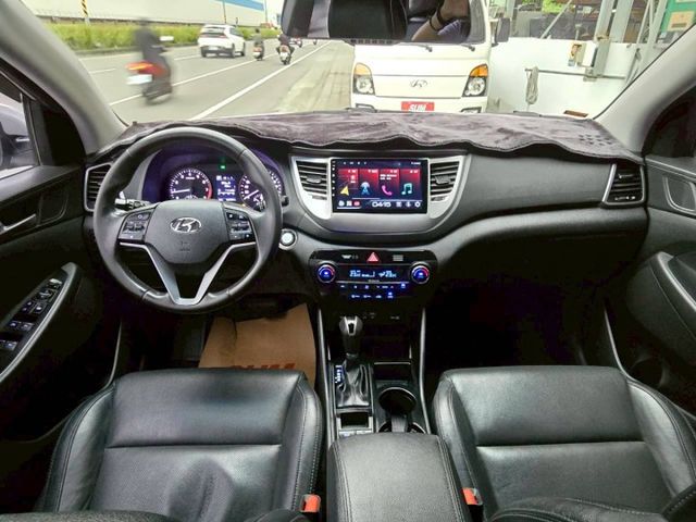 原鈑件 里程保證 認證美車可啟動保固 汽油時尚版 IKY 定速 胎壓 電動座椅 可全貸!!便宜又耐用~  第8張相片