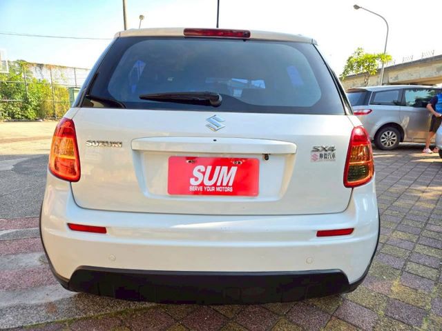 原鈑件 里程保證  認證美車 五門掀背 日本原裝進口 跨界小休旅  可全貸 狀況佳代步好用!! 免鑰 氣囊  第5張相片