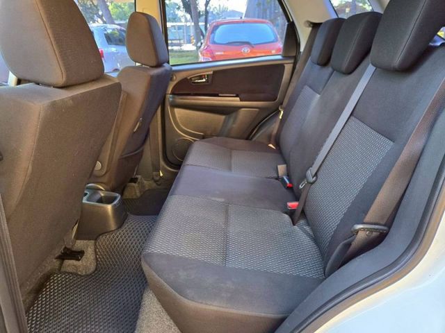 原鈑件 里程保證  認證美車 五門掀背 日本原裝進口 跨界小休旅  可全貸 狀況佳代步好用!! 免鑰 氣囊  第7張相片