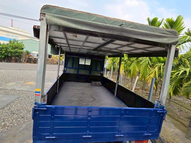 鈑件美 里程保證只跑8萬多   引擎健康 有冷氣 耐用平價賺錢好幫手 !!  第4張相片