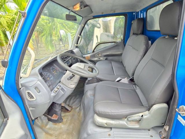 鈑件美 里程保證只跑8萬多   引擎健康 有冷氣 耐用平價賺錢好幫手 !!  第7張相片