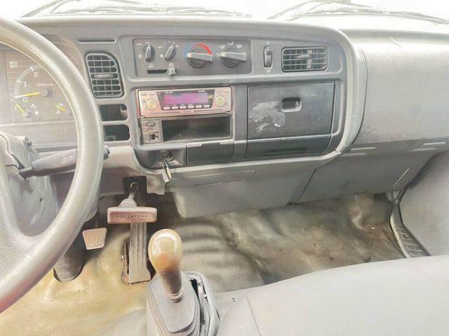 鈑件美 里程保證只跑8萬多   引擎健康 有冷氣 耐用平價賺錢好幫手 !!  第8張相片