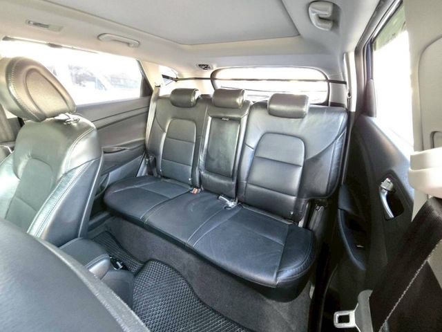 原鈑件 里程保證 認證美車 原廠保養車 4WD 上山下海安全第一 省油省稅 一台搞定!!  第8張相片