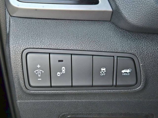 原鈑件 里程保證 認證美車 原廠保養車 4WD 上山下海安全第一 省油省稅 一台搞定!!  第12張相片