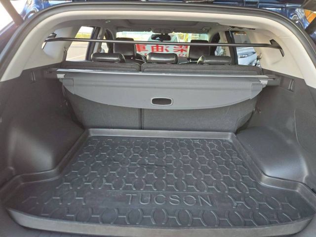 原鈑件 里程保證 認證美車 原廠保養車 4WD 上山下海安全第一 省油省稅 一台搞定!!  第14張相片