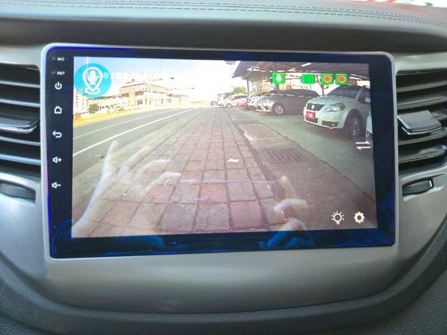 原鈑件 里程保證 認證美車 原廠保養車 4WD 上山下海安全第一 省油省稅 一台搞定!!  第18張相片