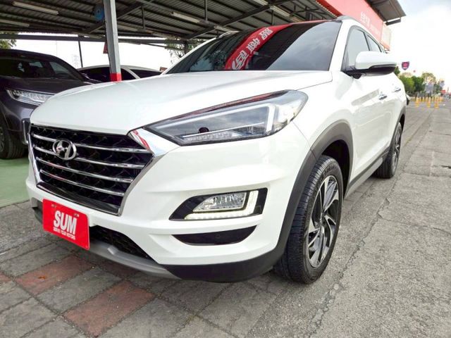 原鈑件 里程保證 原廠保養車 汽油旗艦版 全景天窗 環景 ACC 盲點 車道偏離警示 與安全一路隨行~  第2張相片