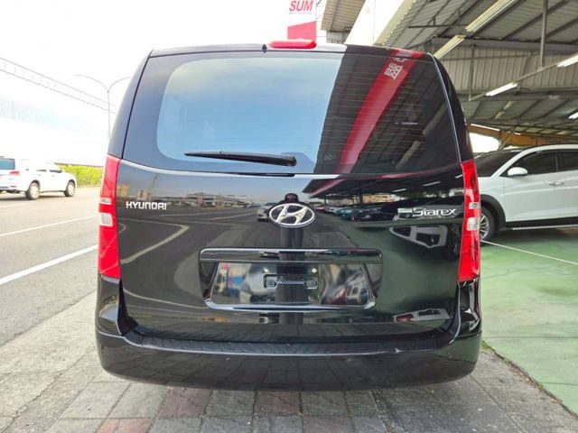 原鈑件 里程保證 認證美車可啟動保固　8人座商務美車 ABS　定速　導航　內外保養佳～  第3張相片