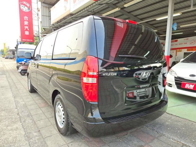 原鈑件 里程保證 認證美車可啟動保固　8人座商務美車 ABS　定速　導航　內外保養佳～  第4張相片