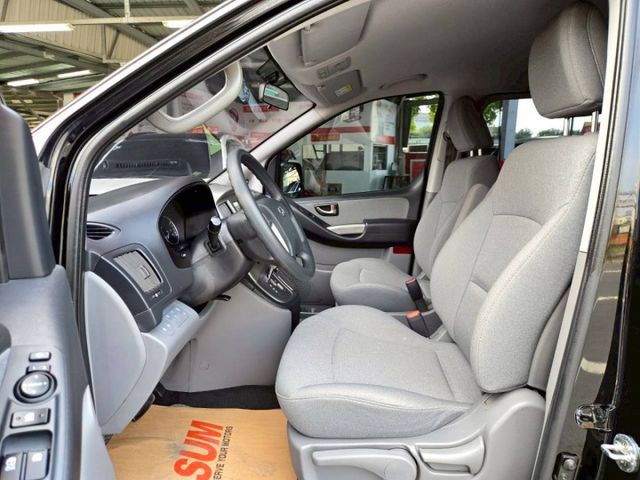 原鈑件 里程保證 認證美車可啟動保固　8人座商務美車 ABS　定速　導航　內外保養佳～  第7張相片