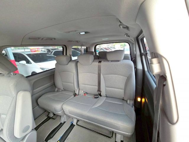 原鈑件 里程保證 認證美車可啟動保固　8人座商務美車 ABS　定速　導航　內外保養佳～  第8張相片