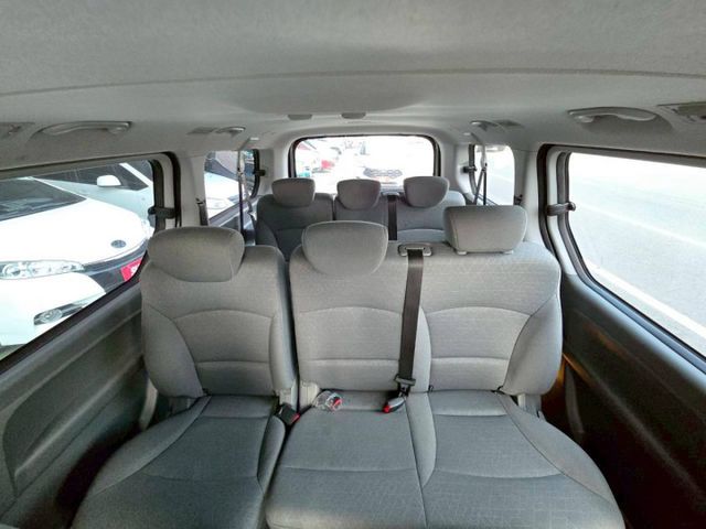 原鈑件 里程保證 認證美車可啟動保固　8人座商務美車 ABS　定速　導航　內外保養佳～  第9張相片