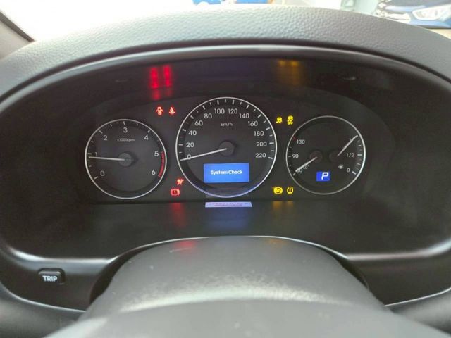 原鈑件 里程保證 認證美車可啟動保固　8人座商務美車 ABS　定速　導航　內外保養佳～  第16張相片