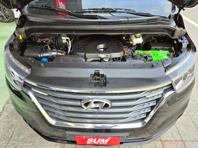 原鈑件 里程保證 認證美車可啟動保固　8人座商務美車 ABS　定速　導航　內外保養佳～  第18張相片