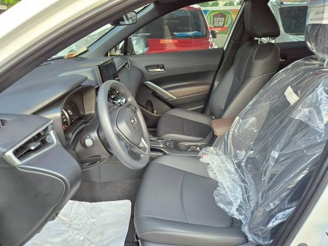 2026年3月全新領牌車 小改款 豪華版CC 贈送全車隔熱紙 原廠四年12萬公里保固 現車不用等!!  第6張相片