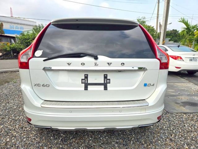 原鈑件 里程保證 認證一手美車 柴油渦輪 上山下海一台搞定 便宜又好用 省油省稅 電尾門 HID頭燈  第3張相片