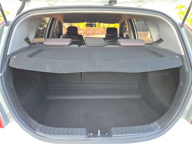 原鈑件 里程保證 便宜代步車掀背車 安卓影音   好操控  省油省稅金~  第10張相片