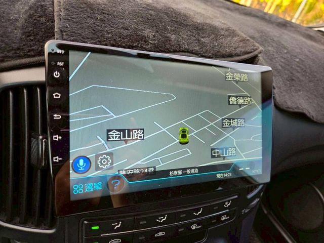 原鈑件 里程保證 便宜代步車掀背車 安卓影音   好操控  省油省稅金~  第14張相片