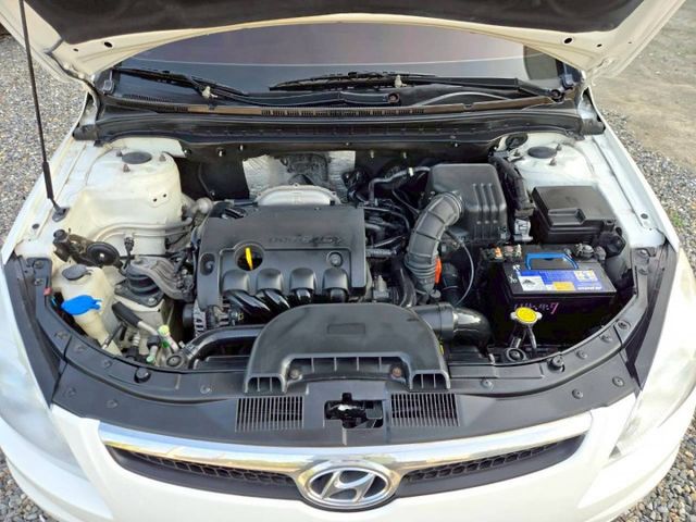 原鈑件 里程保證 便宜代步車掀背車 安卓影音   好操控  省油省稅金~  第15張相片