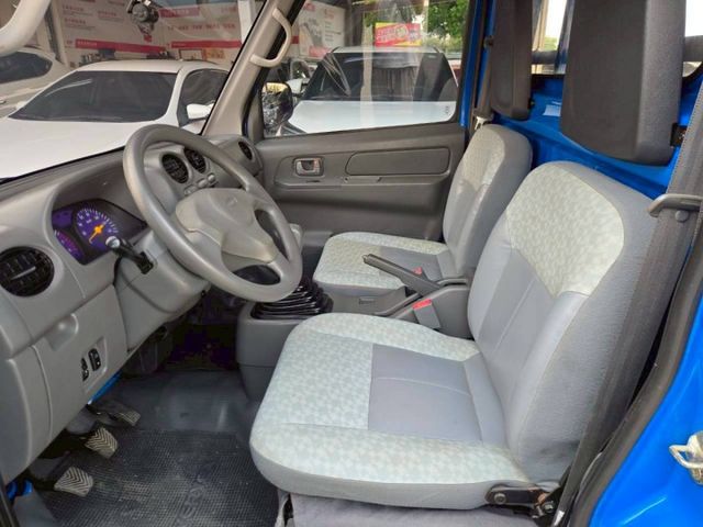 原鈑件 里程保證 認證車 熱門輕型商用車 冷氣涼引擎健康 加裝3門帆布（9成新）一級美車 賺錢好幫手~  第7張相片