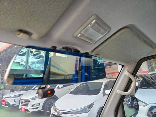 原鈑件 里程保證 認證車 熱門輕型商用車 冷氣涼引擎健康 加裝3門帆布（9成新）一級美車 賺錢好幫手~  第11張相片