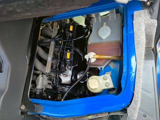 原鈑件 里程保證 認證車 熱門輕型商用車 冷氣涼引擎健康 加裝3門帆布（9成新）一級美車 賺錢好幫手~  第12張相片