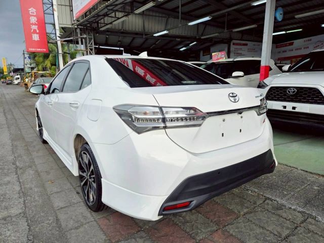 原鈑件 里程保證9萬多 認證美車 頂配X版 盲點 防滑 定速 後座分離傾倒 免鑰 安卓影音 氣氛超綿密  第4張相片