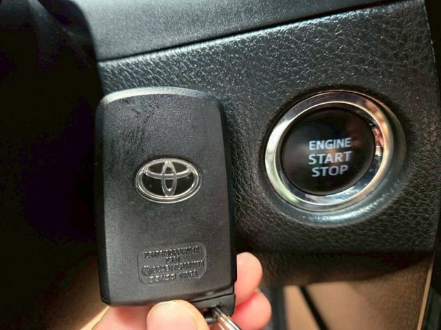 原鈑件 里程保證9萬多 認證美車 頂配X版 盲點 防滑 定速 後座分離傾倒 免鑰 安卓影音 氣氛超綿密  第11張相片