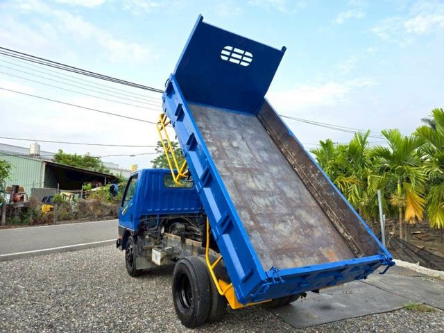 便宜可傾卸式舉斗3.5噸 堅達6輪 引擎健康 冷氣涼 柴油 已整理完畢  做生意好幫手 !!  第7張相片