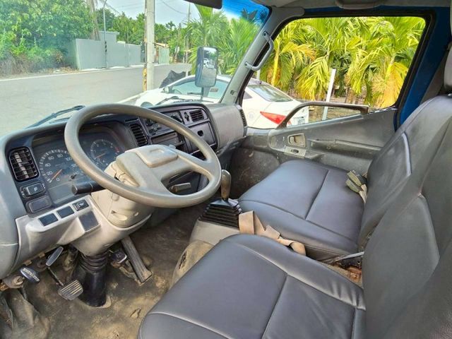 便宜可傾卸式舉斗3.5噸 堅達6輪 引擎健康 冷氣涼 柴油 已整理完畢  做生意好幫手 !!  第10張相片