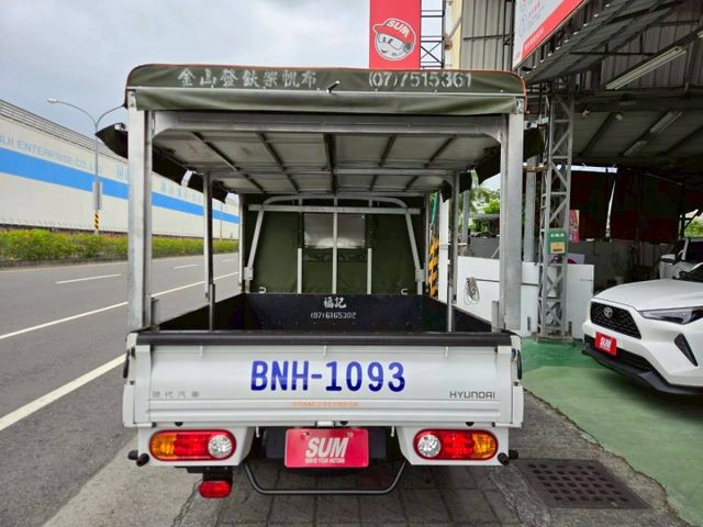 原鈑件 里程保證 認證美車 柴油自排6人座 一手車 載人載貨一台搞定!!   可分期  !!  第3張相片