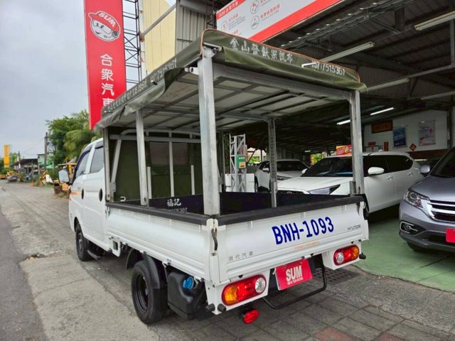 原鈑件 里程保證 認證美車 柴油自排6人座 一手車 載人載貨一台搞定!!   可分期  !!  第4張相片