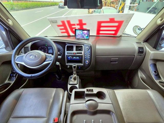 原鈑件 里程保證 認證美車 柴油自排6人座 一手車 載人載貨一台搞定!!   可分期  !!  第8張相片