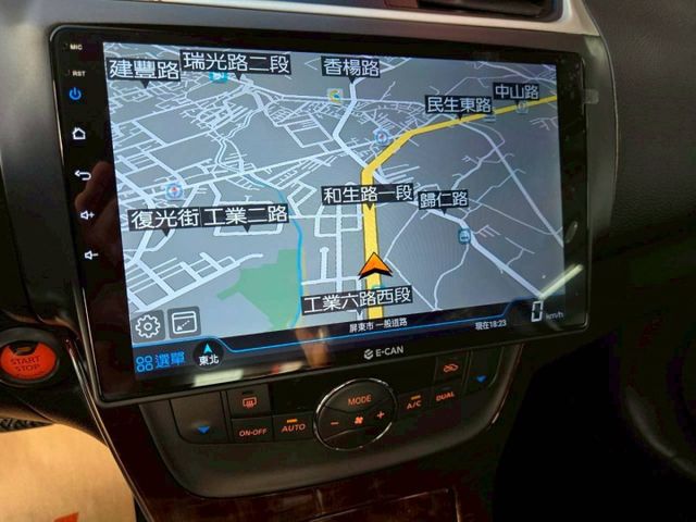 鈑件美 里程保證 IKY 省油 省稅 定速  舒適大空間 非常適合家庭 或代步使用  第13張相片