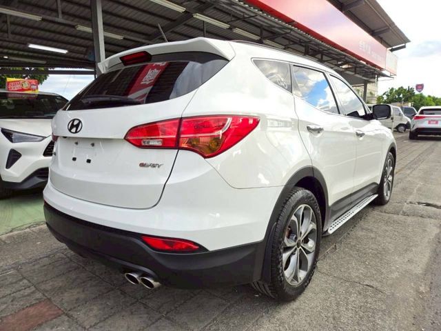 原鈑件 里程保證 認證美車 柴油渦輪省油省稅大馬力 5+2人座  載人載貨好幫手 運動休旅車!!  第3張相片
