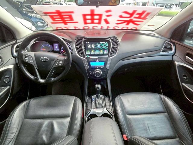 原鈑件 里程保證 認證美車 柴油渦輪省油省稅大馬力 5+2人座  載人載貨好幫手 運動休旅車!!  第8張相片