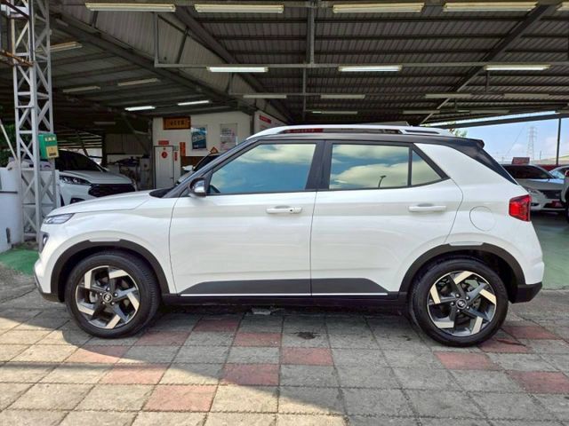 原鈑件 里程保證僅跑一萬多公里 認證美車可享兩年5萬公里保固 原廠保養車 iky 定速  車道偏離警示系統  第5張相片
